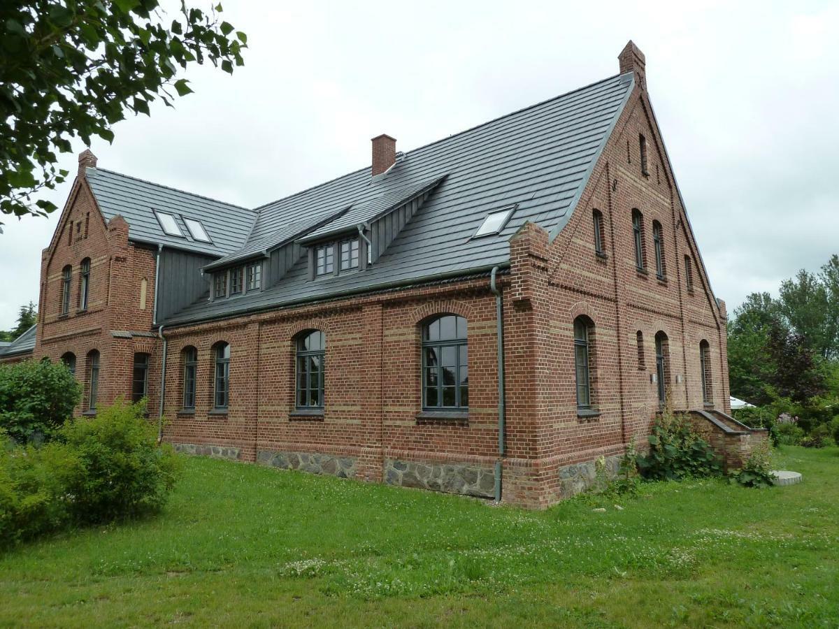 Gutshaus Altbauhof Apartman Dargun Kültér fotó
